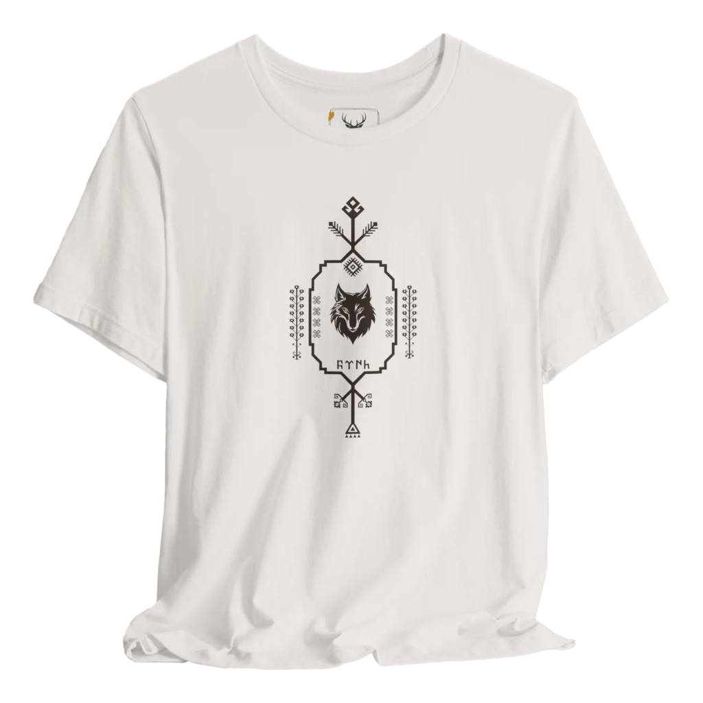 Stylish wolf graphic t-shirt designed for nature lovers, offering a unique wildlife design and comfortable fit. Ideal for adventure enthusiasts, this men's shirt combines trendy outdoor fashion with soft cotton fabric, making it perfect for casual wear.